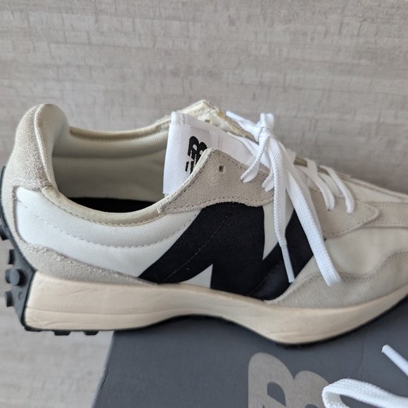 New Balance 327 - Picture 5 of 12